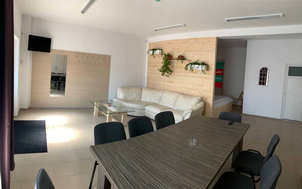Nova Hotel Popesti-Leordeni